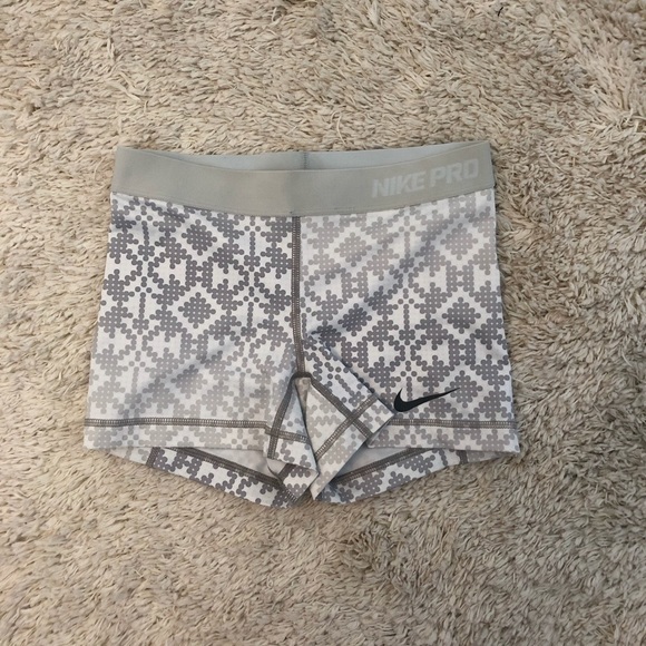 Nike Pants - Nike pro spandex shorts